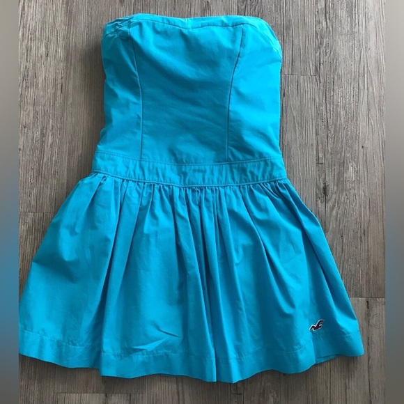 Hollister Dresses & Skirts - Blue strapless Hollister mini dress